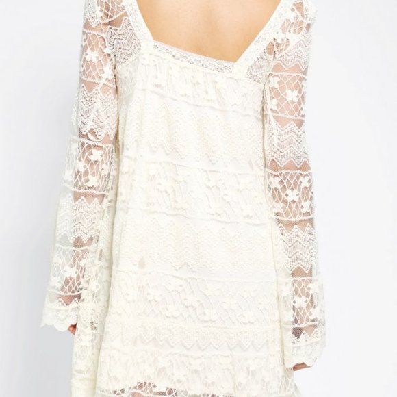 NWOT Kimchi Blue Buttercup Lace Belle-Sleeve Dress - Picture 4 of 4